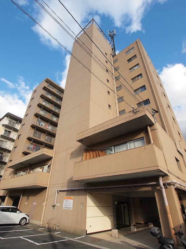 建物外観　人気エリア西小倉リノベーション。