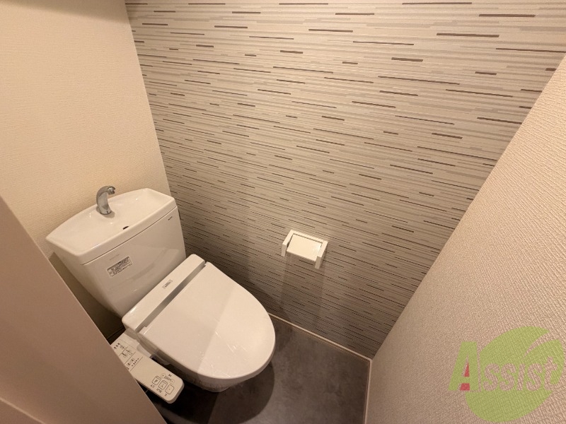 トイレ　トイレは温水洗浄便座になっているので快適です。
