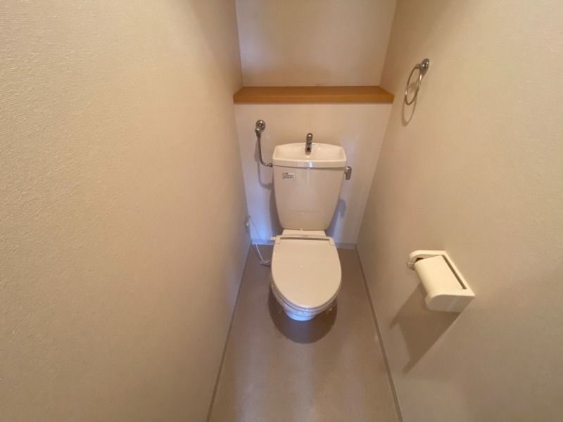 トイレ　ウォシュレット機能がついたトイレ。安心して使用できますね。