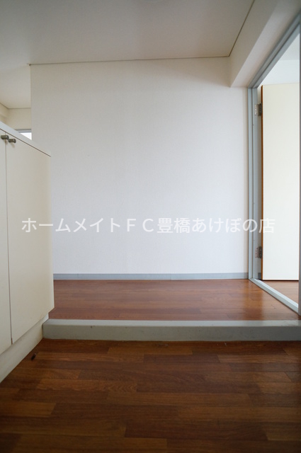 玄関　同型別部屋写真