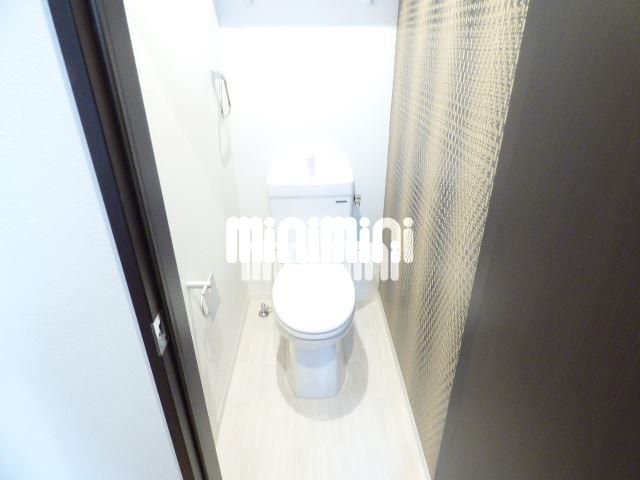 トイレ　シックなクロスで、お洒落なトイレです