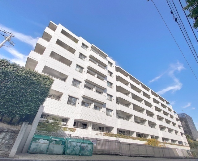 建物外観　オートロック完備