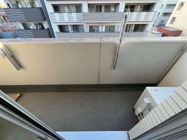 バルコニー　開放的で明るい空間を演出してくれるバルコニーです