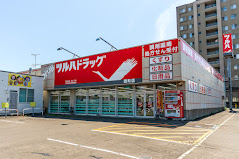 ドラックストア　調剤薬局ツルハドラッグ西町店（ドラッグストア）まで230m