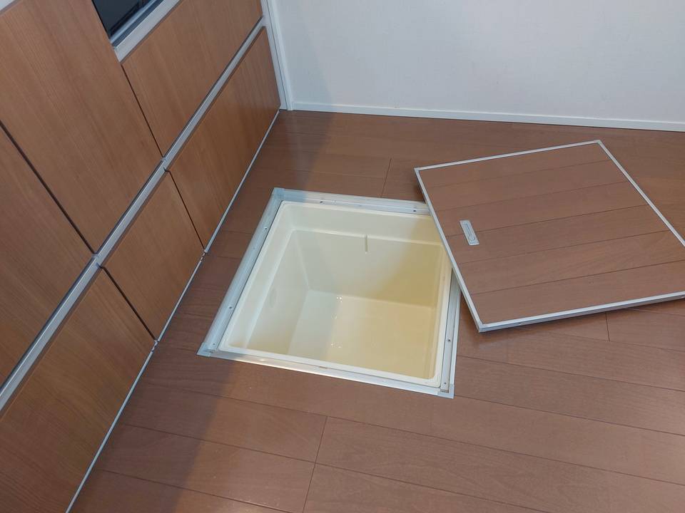 収納　床下収納