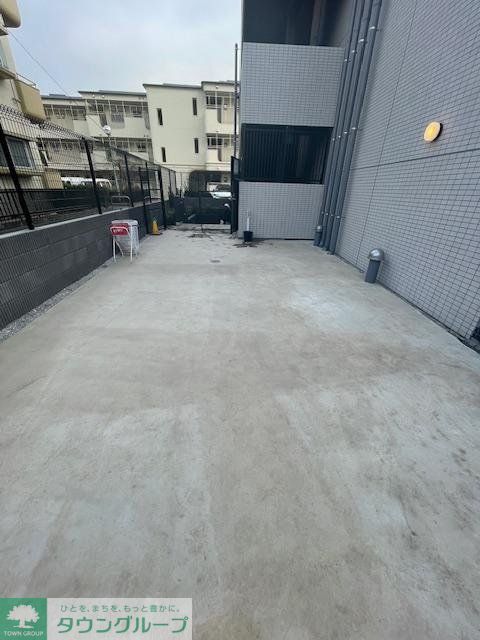 ロビー　駐車場