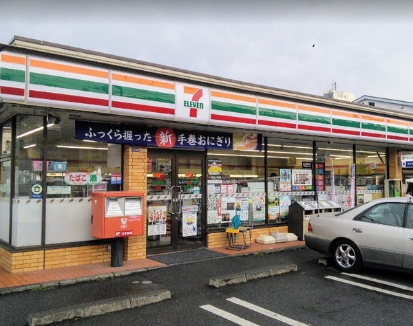 コンビニ　セブンイレブン横浜日吉一丁目店（コンビニ）まで481m