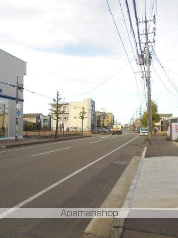 その他　前面道路（その他）まで0m