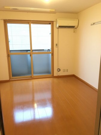 居室・リビング　同建物の別部屋の写真