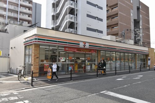 コンビニ　セブンイレブン 大阪北堀江4丁目店（コンビニ）まで375m