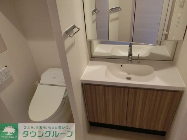 洗面設備　Ｄタイプ2015年5月撮影 同タイプ1203号室の写真です。
