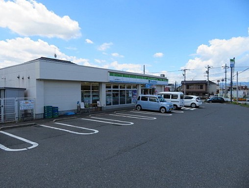コンビニ　ファミリーマート福生多摩橋通り店（コンビニ）まで220m
