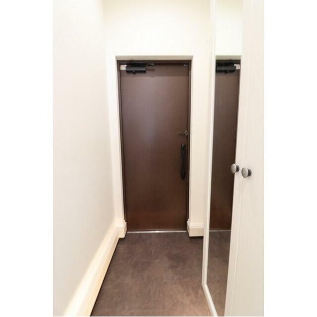 ボヌールアラマンダ 部屋番号:208の玄関写真