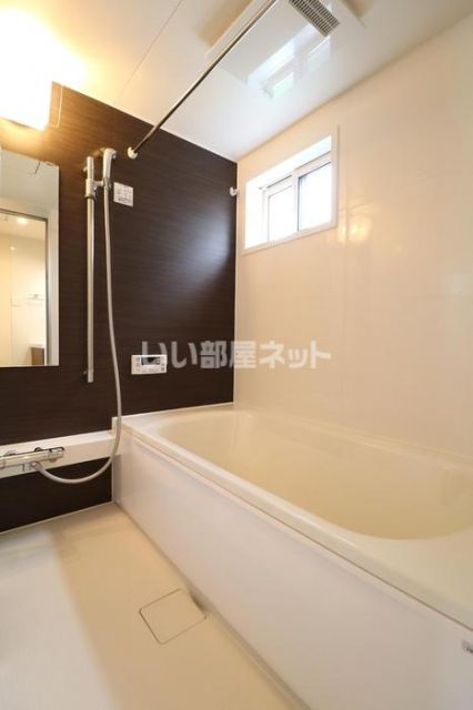 上越市 2階建 築9年の風呂写真