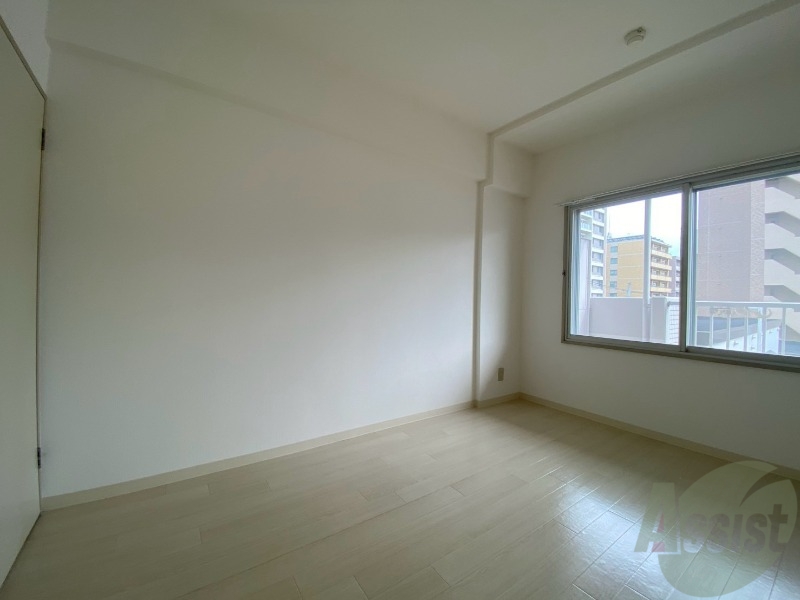 その他部屋・スペース　こちらのお部屋は光が差し込む、温かみのあるお部屋です。