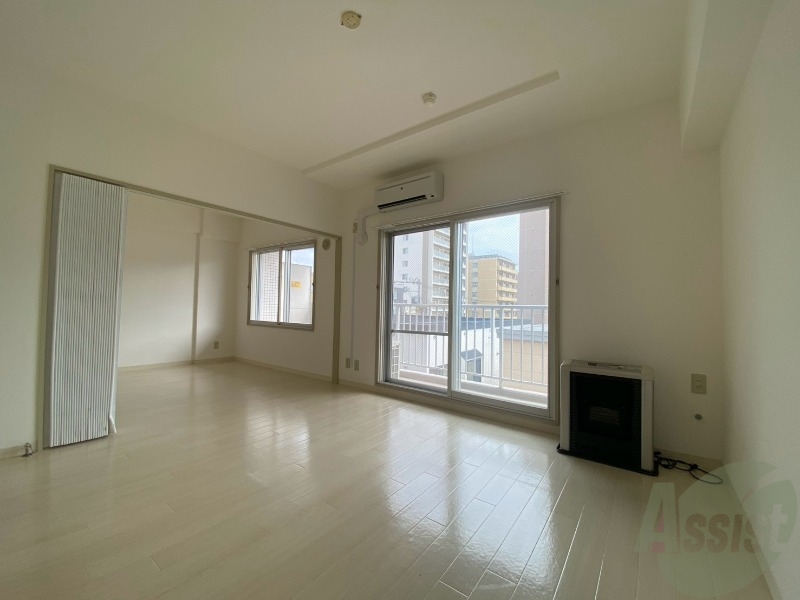 居室・リビング　広くてキレイなお部屋が広がっていて、充実した生活が送れそう。