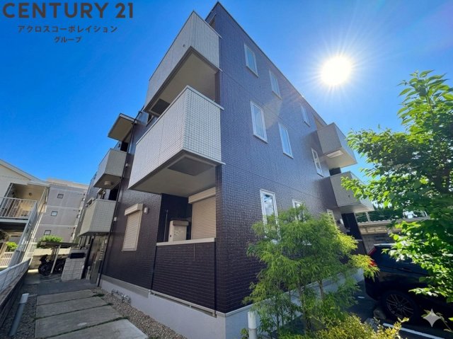 建物外観　オートロック付で外部から簡単に出入りできない為安心です