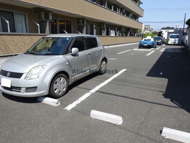 駐車場　駐車場