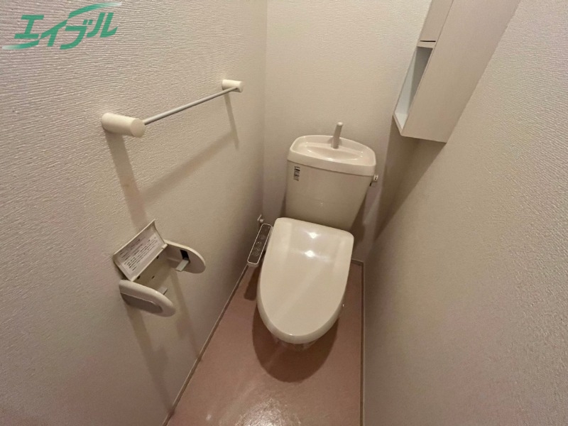トイレ　同型参考写真