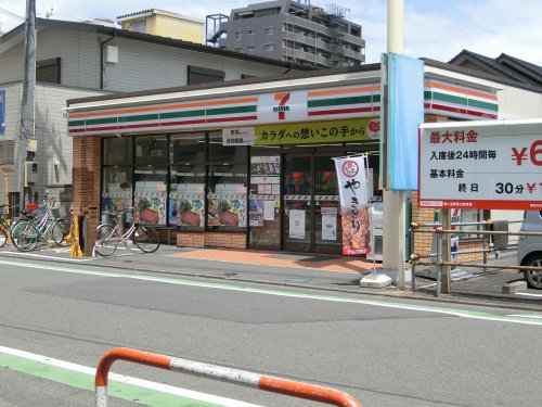 コンビニ　セブンイレブン鶴ヶ島駅東口店（コンビニ）まで158m