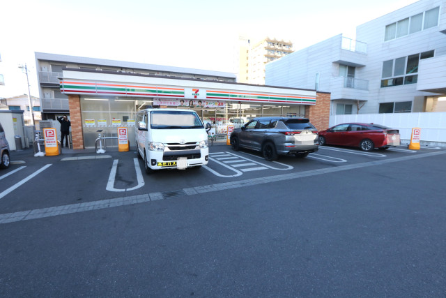 コンビニ　セブンイレブン　小山中央町店（コンビニ）まで350m