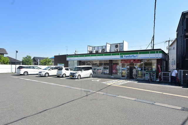コンビニ　ファミリーマート　石橋駅東（コンビニ）まで879m