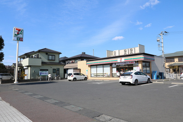 コンビニ　セブンイレブン吉川きよみ野店（コンビニ）まで690m