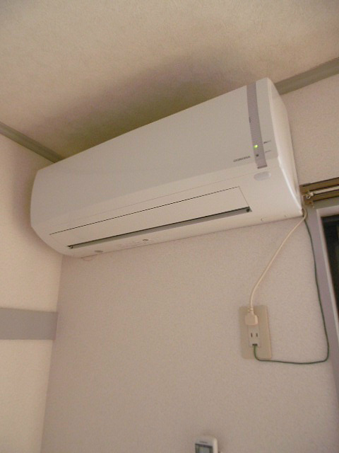 その他設備　エアコン　※写真は102号室です。