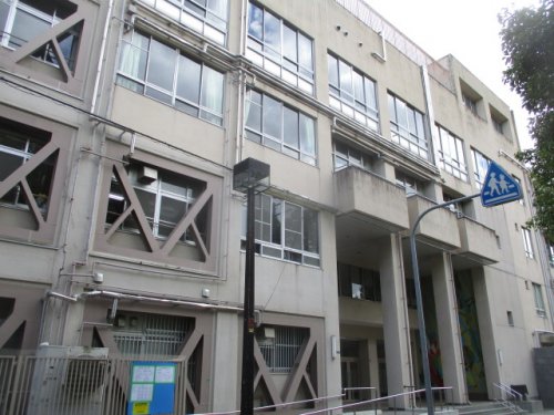 【大阪市西成区出城のマンションの小学校】