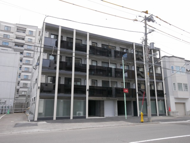 札幌市北区北十四条西のマンションの建物外観
