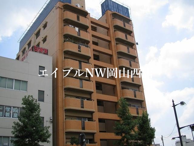 岡山市北区京橋町のマンションの建物外観