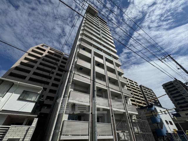 【広島市中区西白島町のマンションの建物外観】