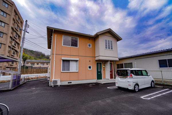 岡山市東区瀬戸町瀬戸のアパートの建物外観