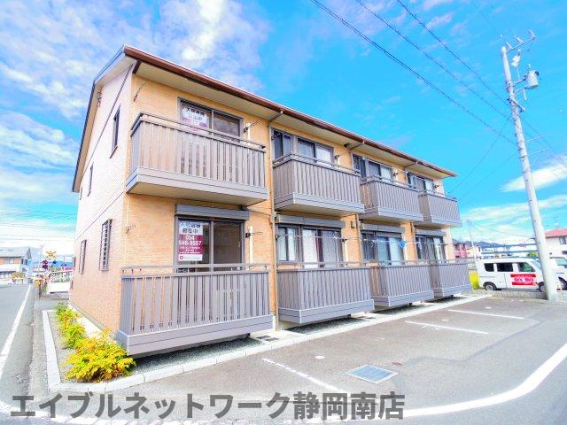 【藤枝市高柳のアパートの建物外観】