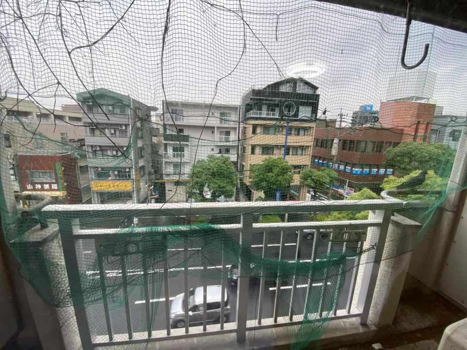 バルコニー　独立洗面台付き