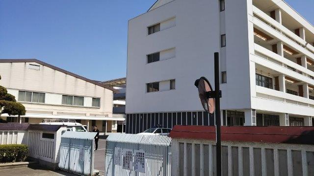 【サウス・ベルジュBの小学校】