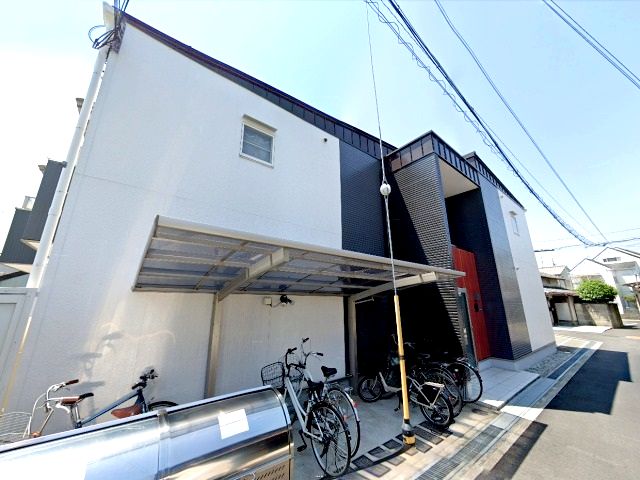 柏原市古町のアパートの建物外観