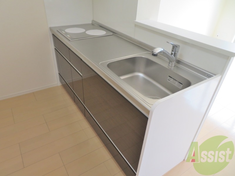 キッチン　キッチンはシンクも広いので、洗い物も楽々ですね。