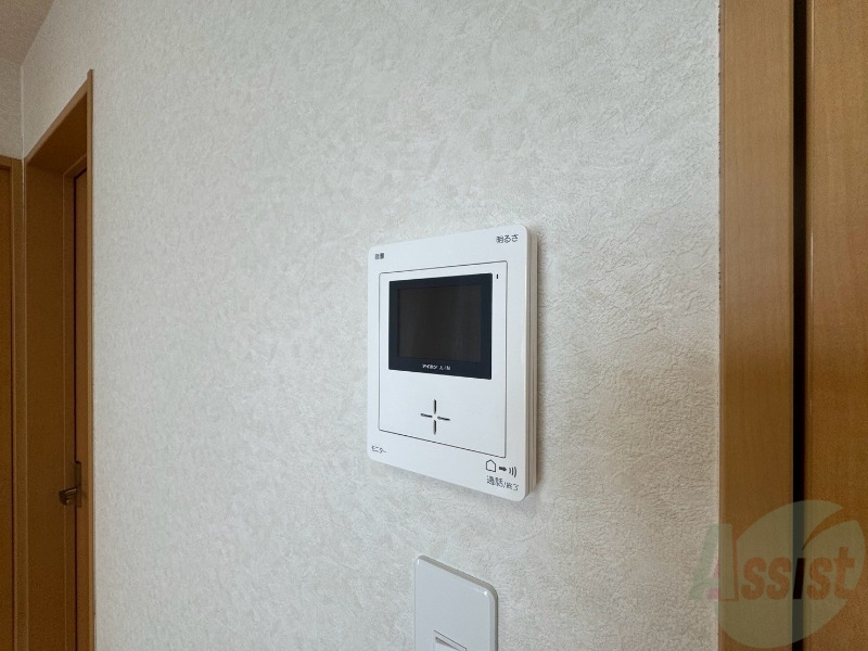 セキュリティ　ＴＶモニター付インターホンです。来客者の顔が見えるので安心！