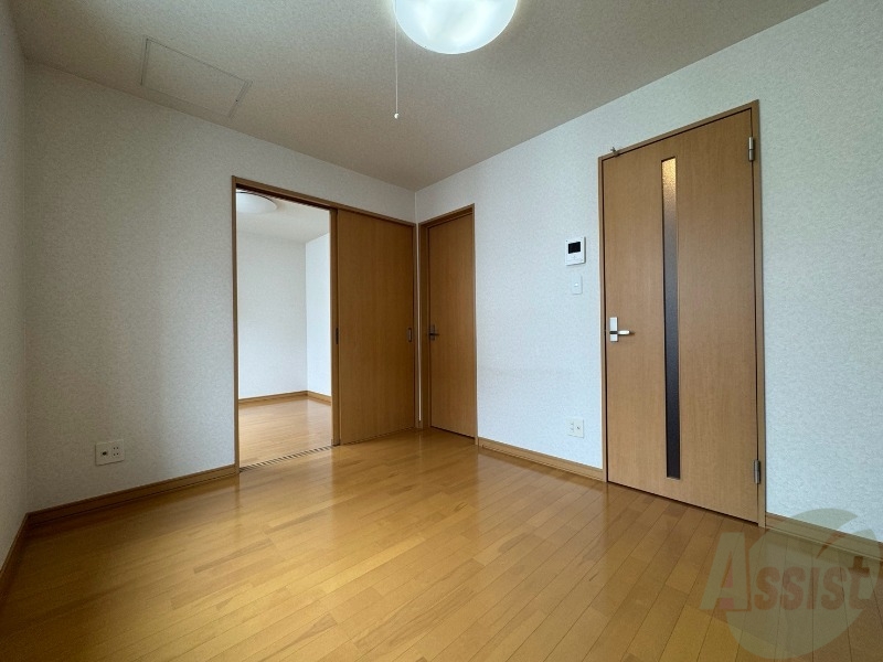 居室・リビング　広くてきれいなリビングです！快適に過ごせそうですね。