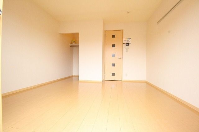 居室・リビング　★広めの7.5帖の室内★