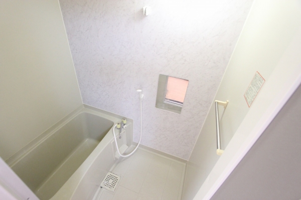 バス・シャワールーム　同間取りタイプ　内観