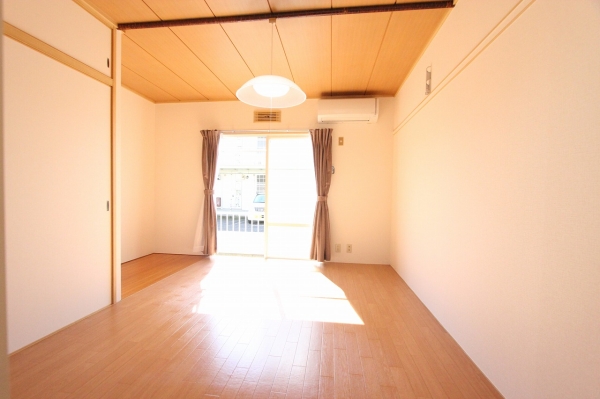 居室・リビング　同間取りタイプ　内観