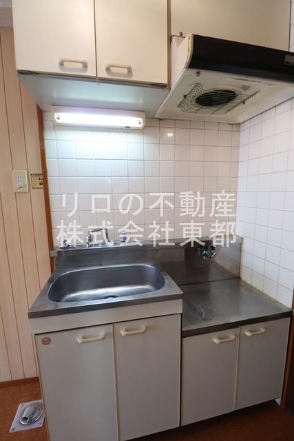 キッチン　便利なガスコンロ設置可能なキッチンです♪収納もあります！