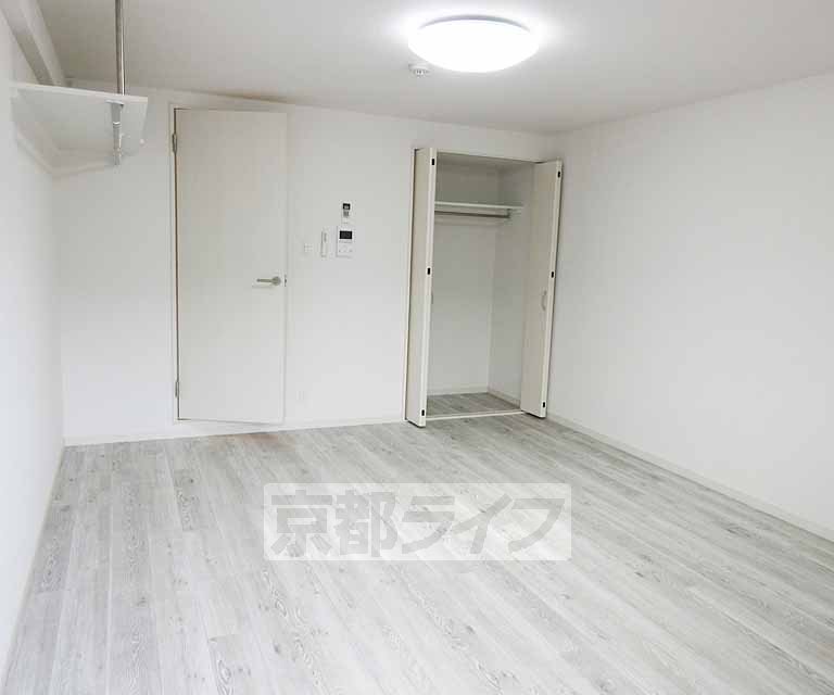 居室・リビング　１０帖の広いお部屋です