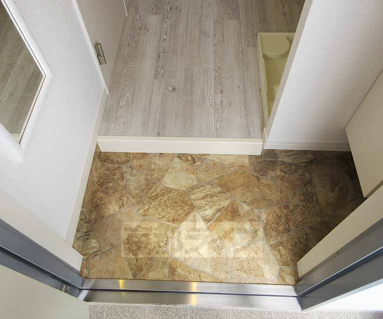 玄関　段差が少ない玄関です