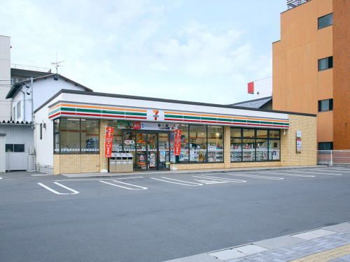 コンビニ　セブンイレブン 福井花堂店（コンビニ）まで500m