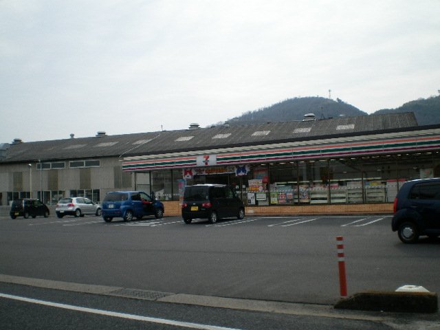 コンビニ　セブン－イレブン　津山津山口店（コンビニ）まで349m