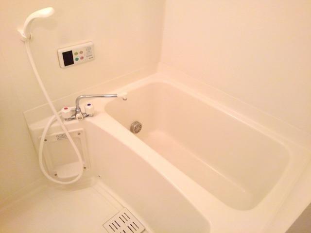 バス・シャワールーム　落ち着いた空間のお風呂です