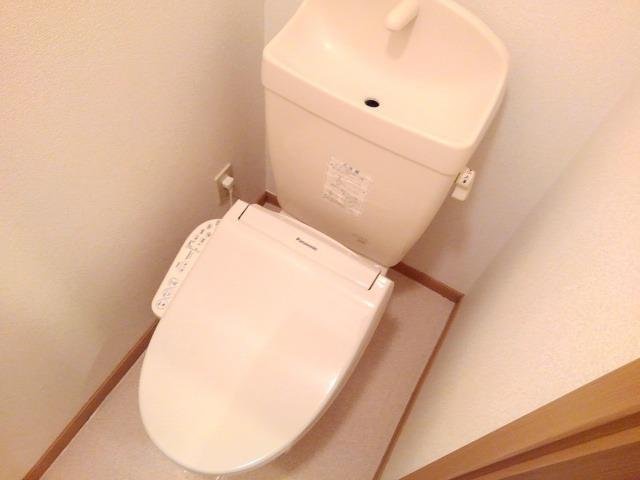 トイレ　落ち着いたトイレです